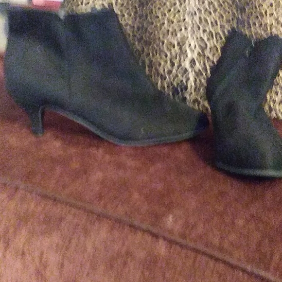 Black faux suede booties - Picture 2 of 5